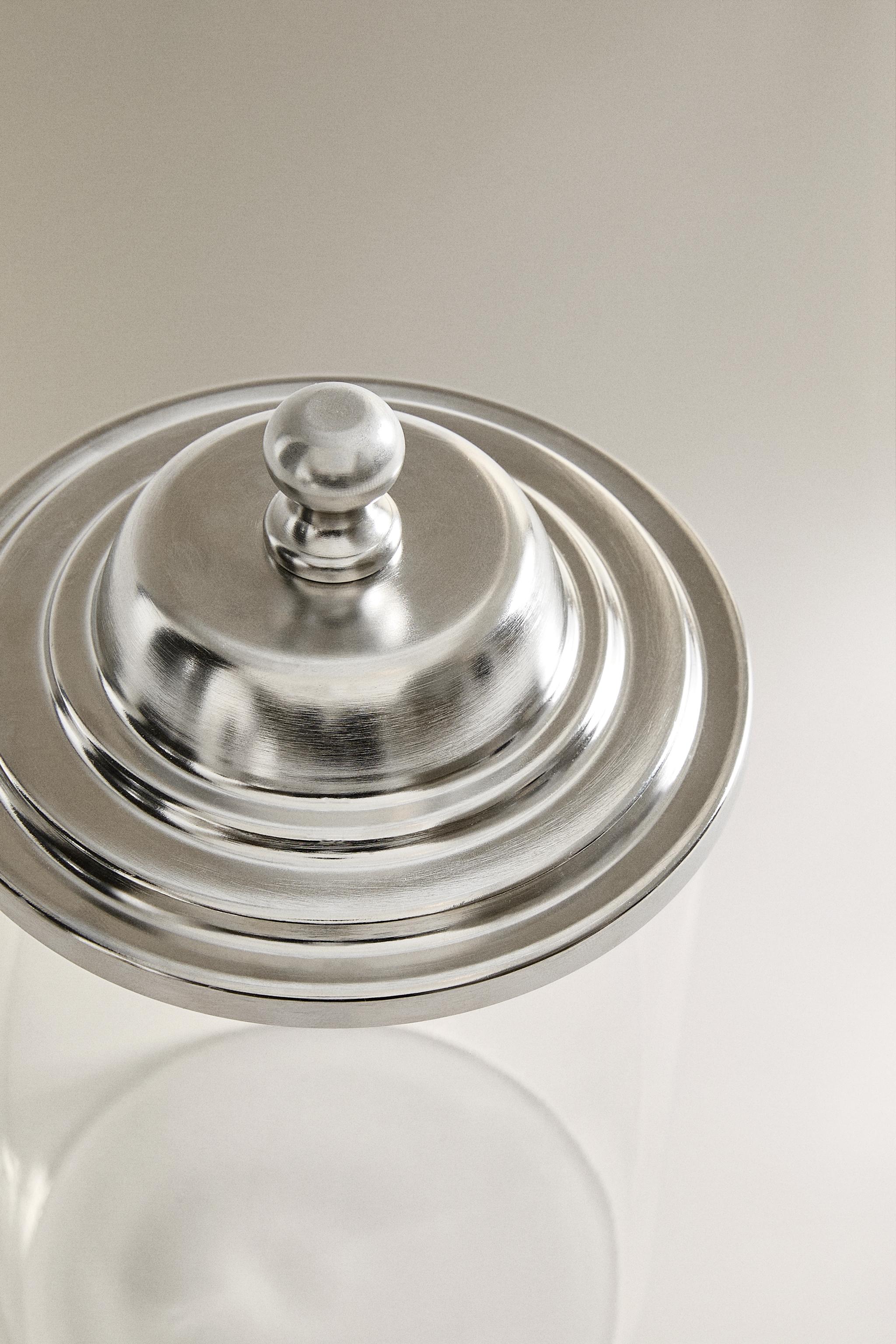 GLASS JAR WITH METAL LID